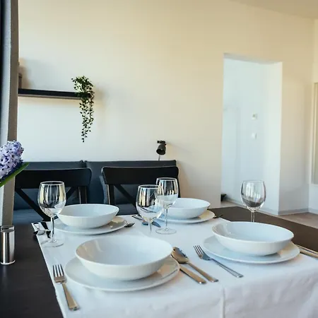 Apartment The Rix & Suites Near Sbahn Neukolln *